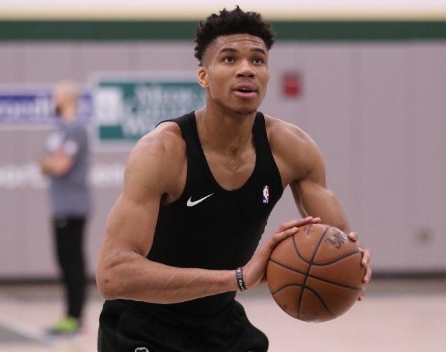 但吴艳妮毫 但吴艳妮毫